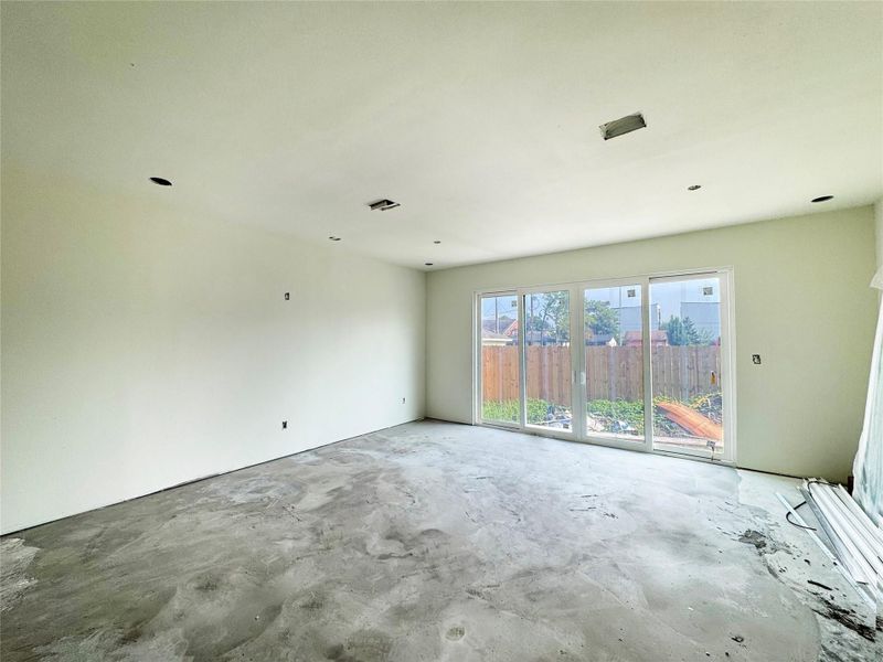 Spacious, unfurnished interior of a new home in , Houston (Image 17).