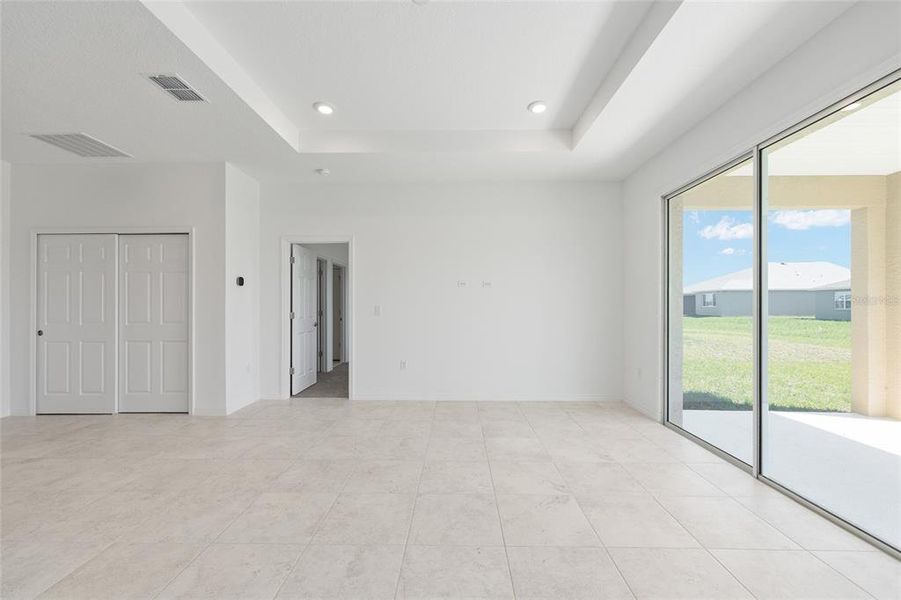 Spacious, unfurnished interior of a new home in Calesa Township, Ocala (Image 26).