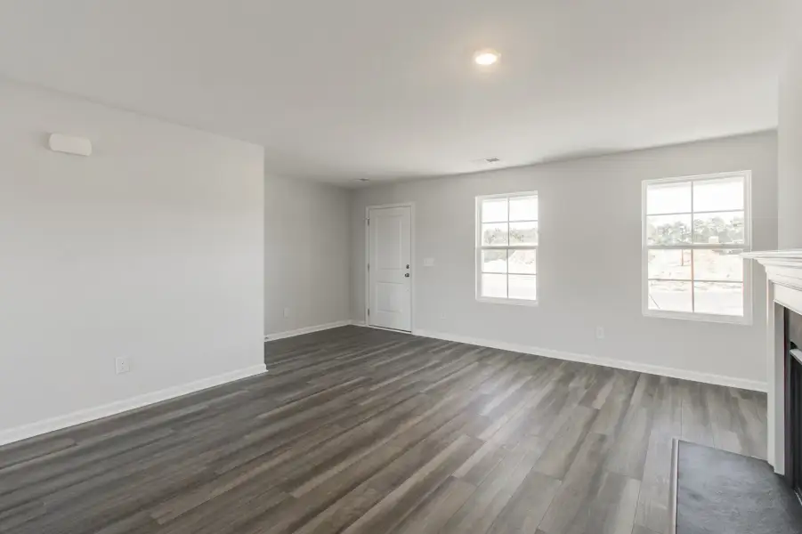 Spacious, unfurnished interior of a new home in Ellington, Elgin (Image 16).