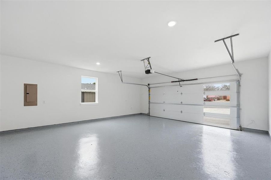 Spacious, unfurnished interior of a new home in , Dallas (Image 30).