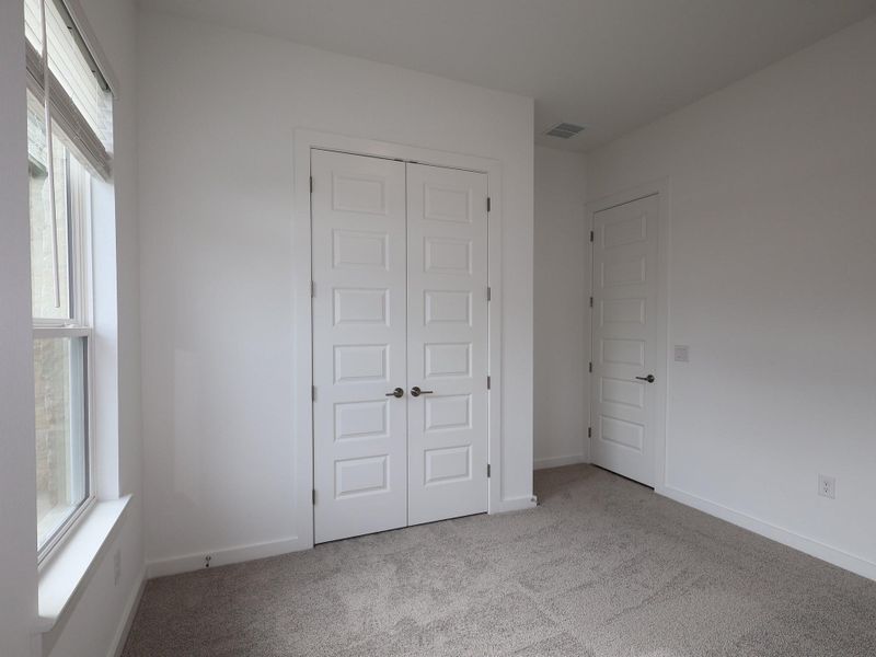 Spacious, unfurnished interior of a new home in Barksdale, Leander (Image 23).