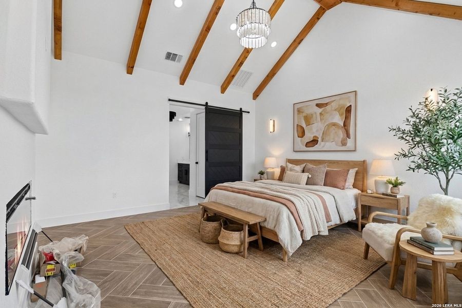 Furnished interior view inside a new home in , La Vernia (Image 31).