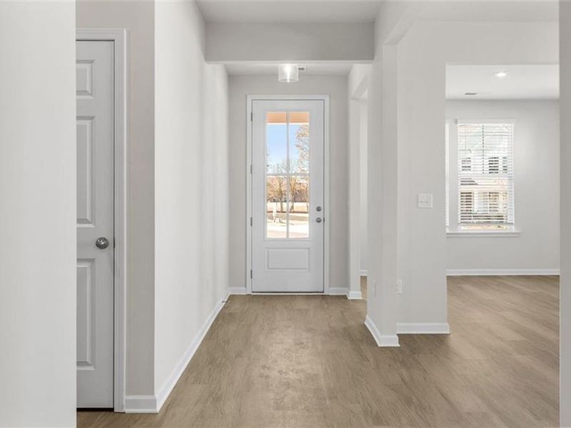 Spacious, unfurnished interior of a new home in Wehunt Meadows, Hoschton (Image 13).