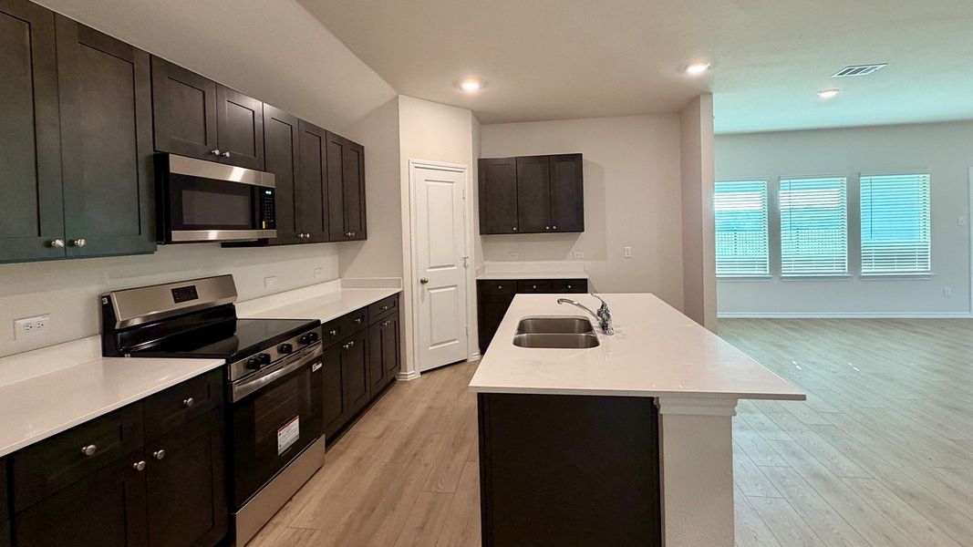 Furnished interior view inside a new home in Northspur, Terrell (Image 6).