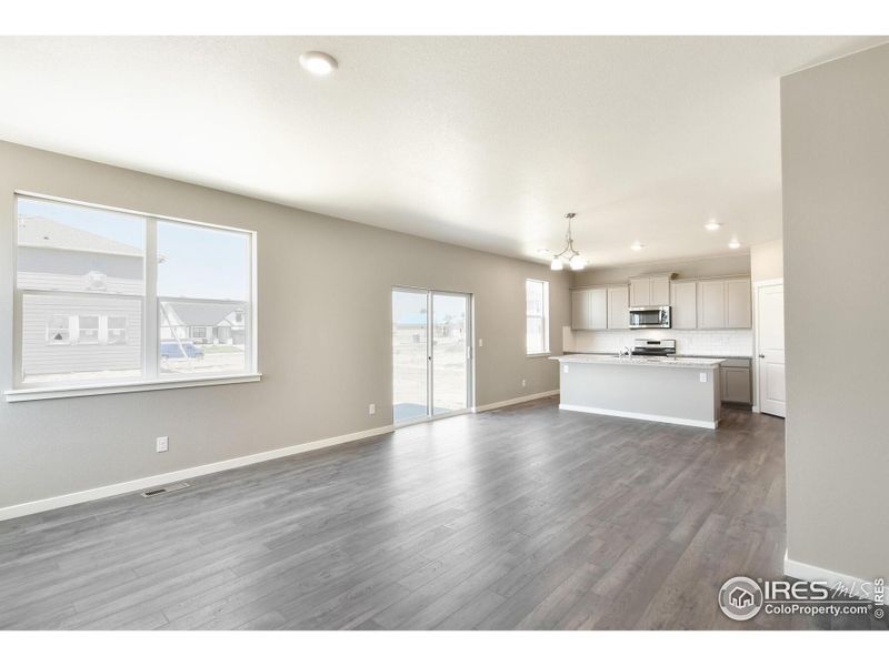 Spacious, unfurnished interior of a new home in Settlers Crossing, Commerce City (Image 19).