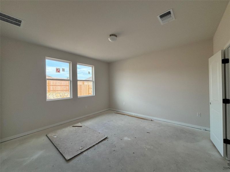 Spacious, unfurnished interior of a new home in Covered Bridge, Hutto (Image 9). Spacious, unfurnished interior of a new home in Covered Bridge, Hutto (Image 9).
