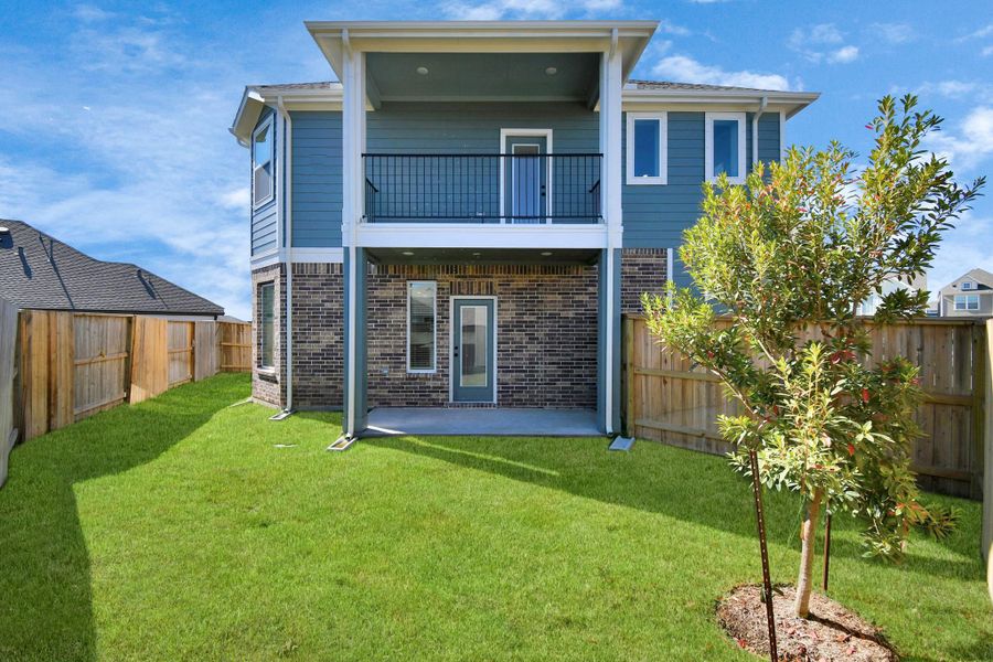 Exterior details and patio area of a home in Meridiana, Rosharon (Image 14).