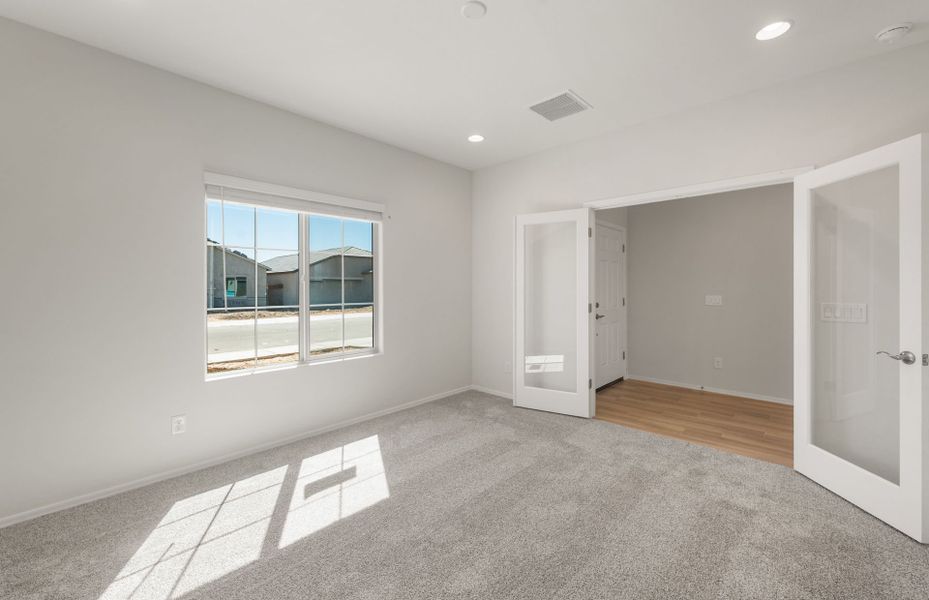 Spacious, unfurnished interior of a new home in Parkside at Anthem at Merrill Ranch, Florence (Image 14).