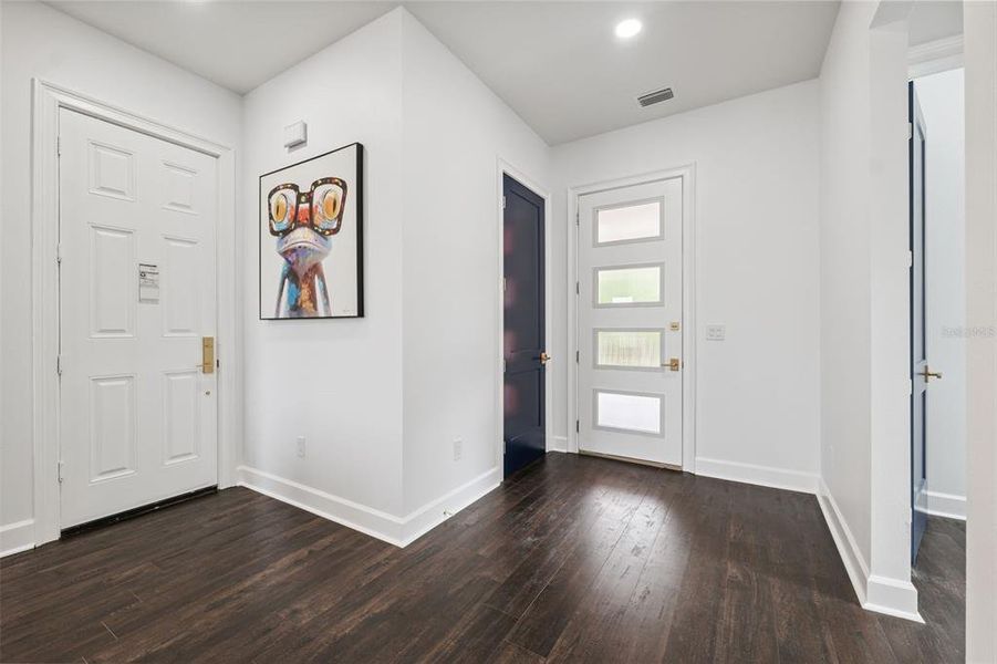 Spacious, unfurnished interior of a new home in , Hudson (Image 27).