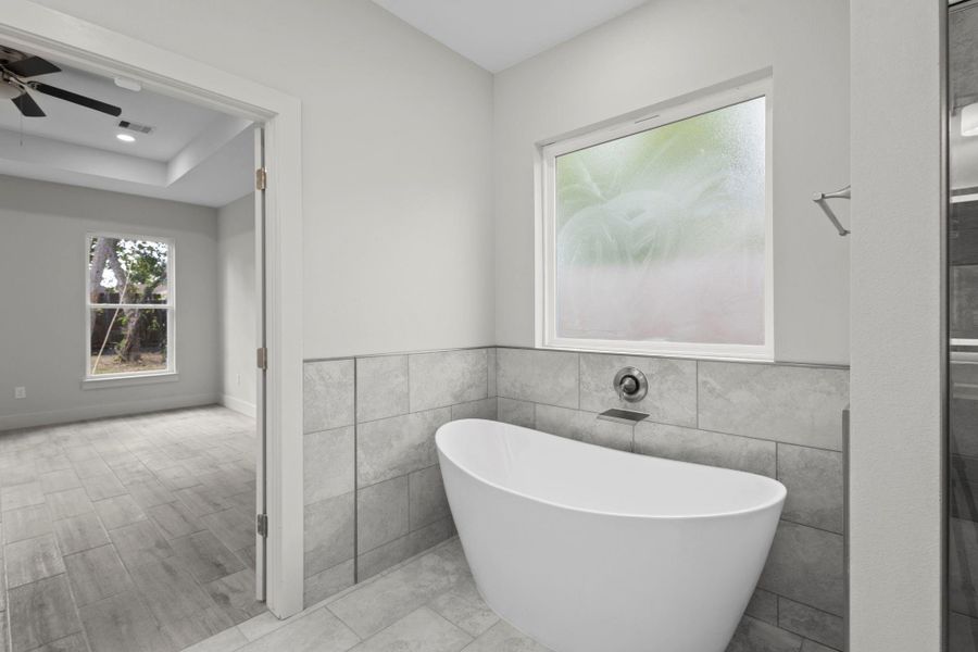 Furnished interior view inside a new home in , Nederland (Image 10).