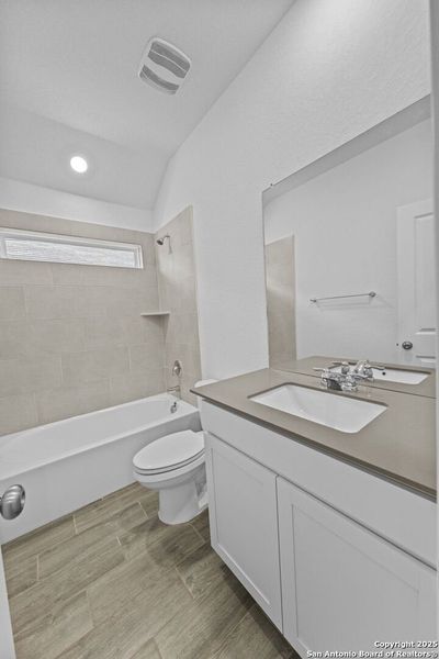 Furnished interior view inside a new home in Gatehouse: Brookstone II Collection, New Braunfels (Image 8). Furnished interior view inside a new home in Gatehouse: Brookstone II Collection, New Braunfels (Image 8).