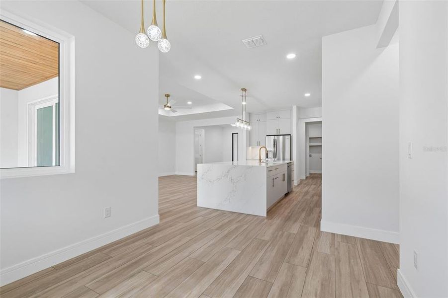 Spacious, unfurnished interior of a new home in , Tampa (Image 32).