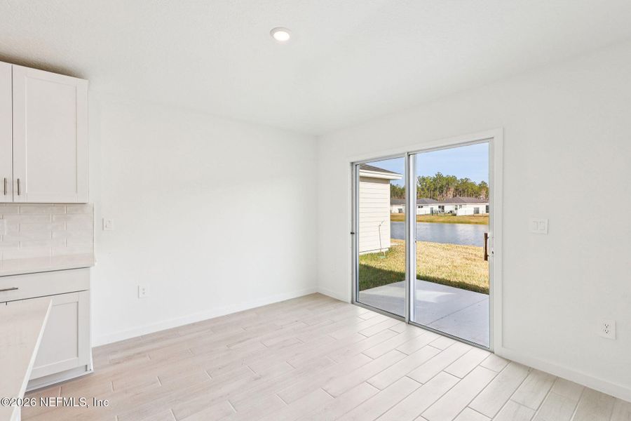 Spacious, unfurnished interior of a new home in Kings Preserve, Jacksonville (Image 15).