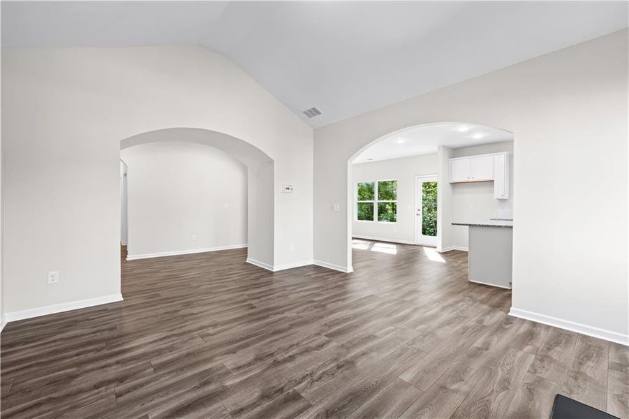 Spacious, unfurnished interior of a new home in , Villa Rica (Image 28).