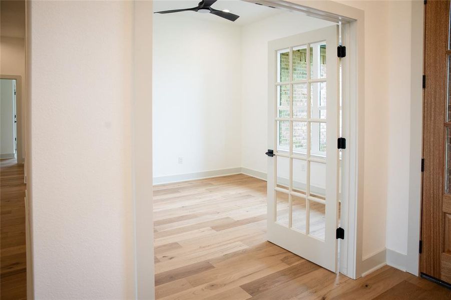 Spacious, unfurnished interior of a new home in , Hewitt (Image 26).