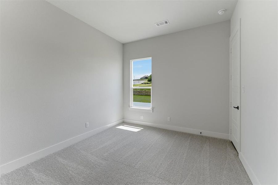 Spacious, unfurnished interior of a new home in Eagle Ridge Estates, Weatherford (Image 23).