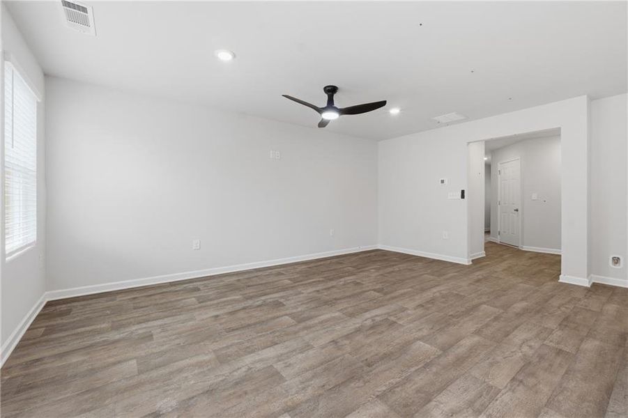 Spacious, unfurnished interior of a new home in Moss Creek, Hogansville (Image 26).