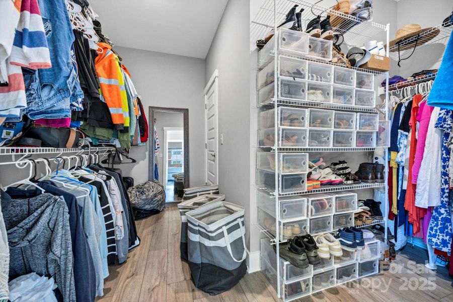 Furnished interior view inside a new home in , Columbia (Image 9).