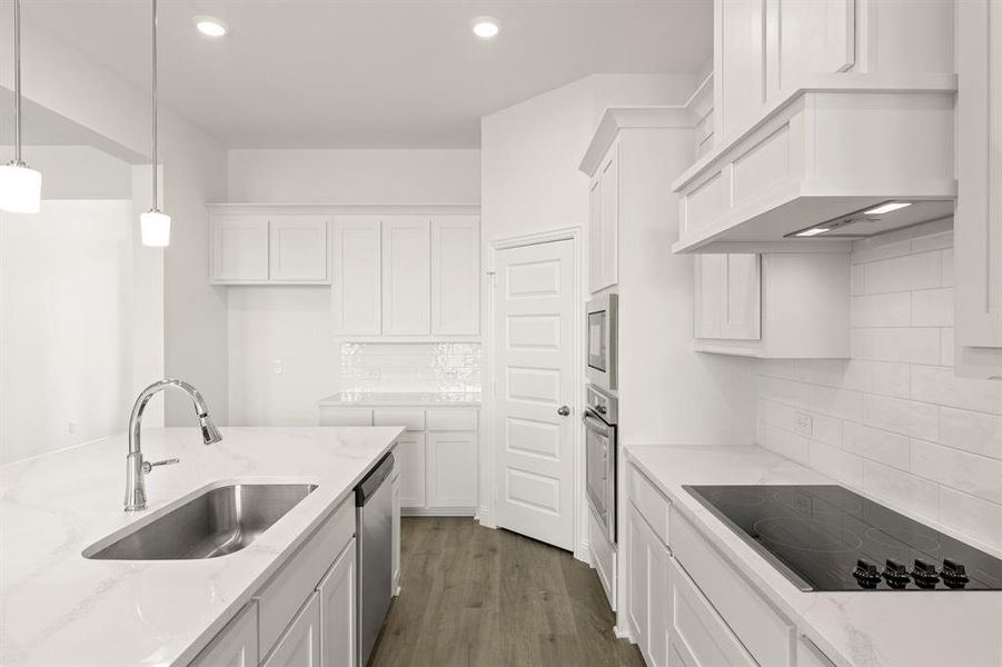 15. 6805 Lancashire - Kitchen (3)