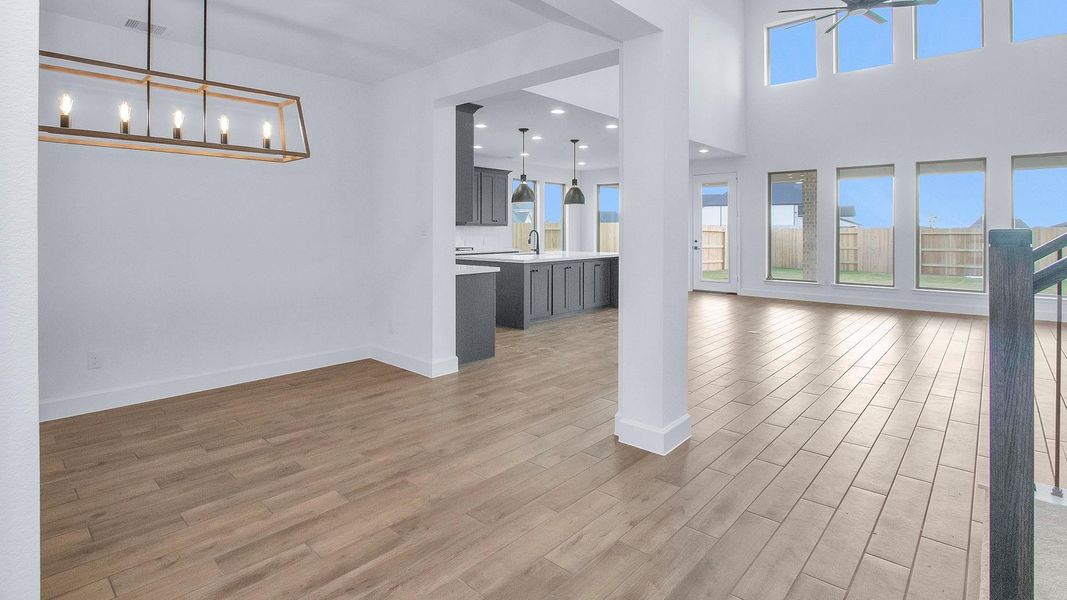 Spacious, unfurnished interior of a new home in Briarley 60', Montgomery (Image 9).