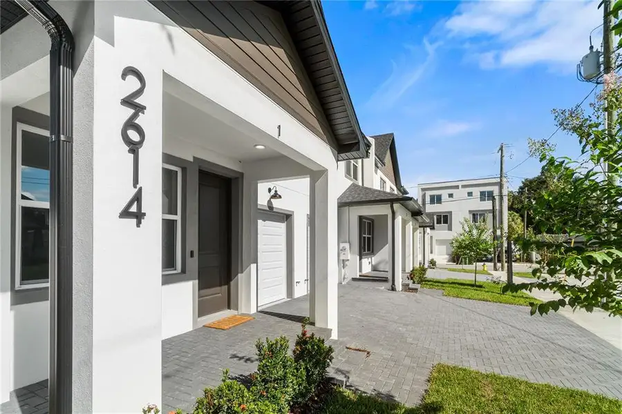 Exterior details and patio area of a home in , Tampa (Image 4).