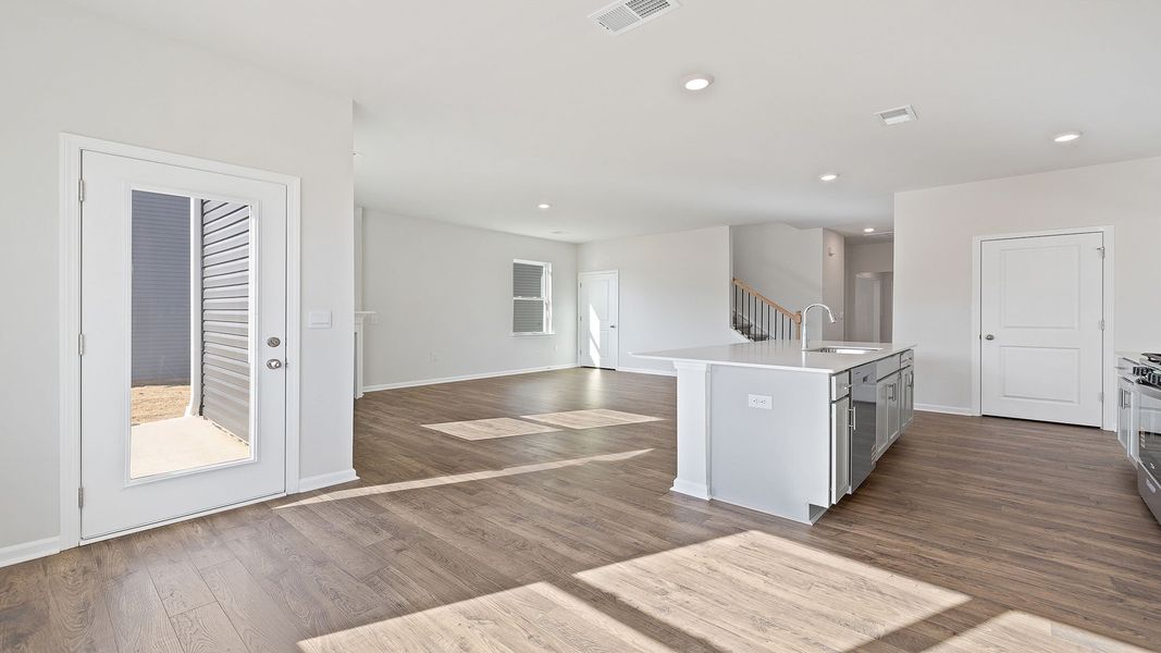 Spacious, unfurnished interior of a new home in Woodhaven, Spartanburg (Image 18).