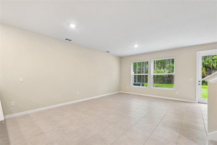Spacious, unfurnished interior of a new home in Preserve at The Cays – The Harbor Series, Daytona Beach (Image 15). Spacious, unfurnished interior of a new home in Preserve at The Cays – The Harbor Series, Daytona Beach (Image 15).