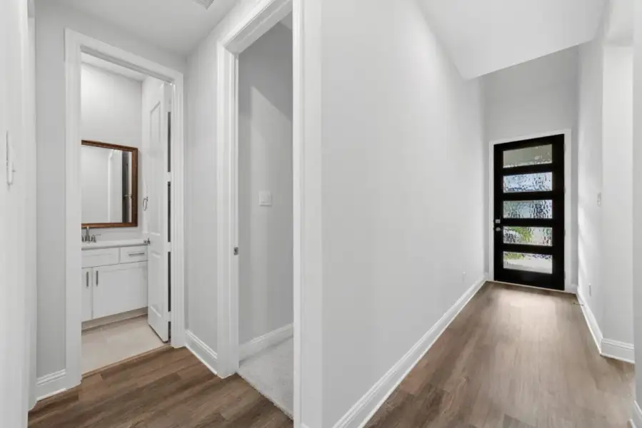 Representative unfurnished interior of a home built from the Maisie by Landon Homes in Lexington Frisco, Frisco (Image 16).