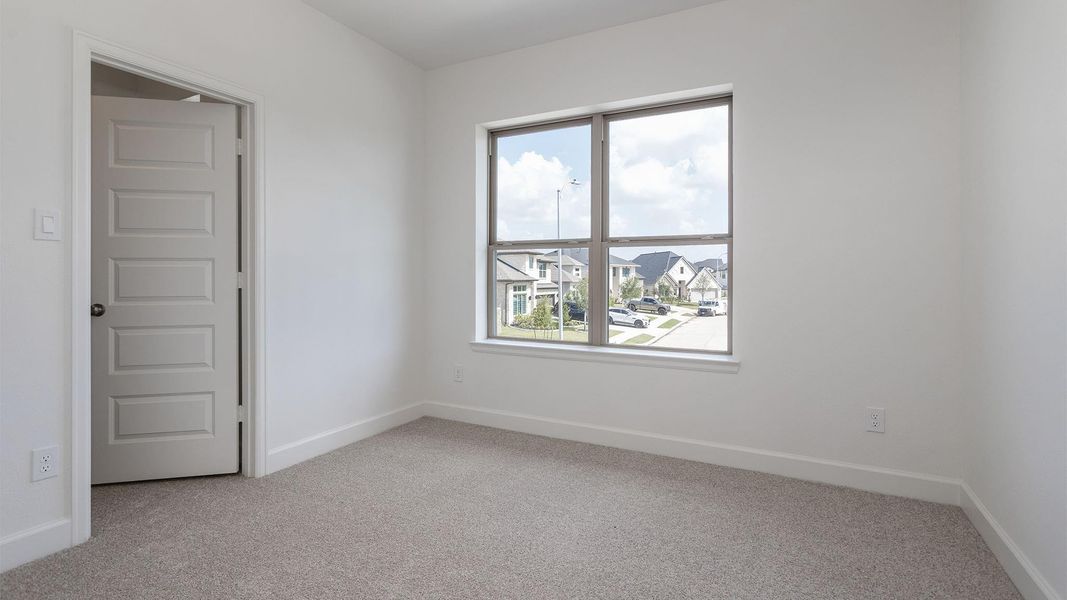 Spacious, unfurnished interior of a new home in Candela, Richmond (Image 13).