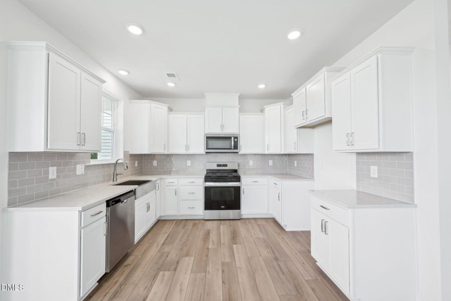 15-web-or-mls-Willow Cameron Wy-3004-013