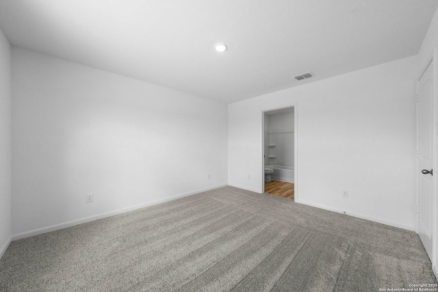 Spacious, unfurnished interior of a new home in Blue Wing, San Antonio (Image 10). Spacious, unfurnished interior of a new home in Blue Wing, San Antonio (Image 10).