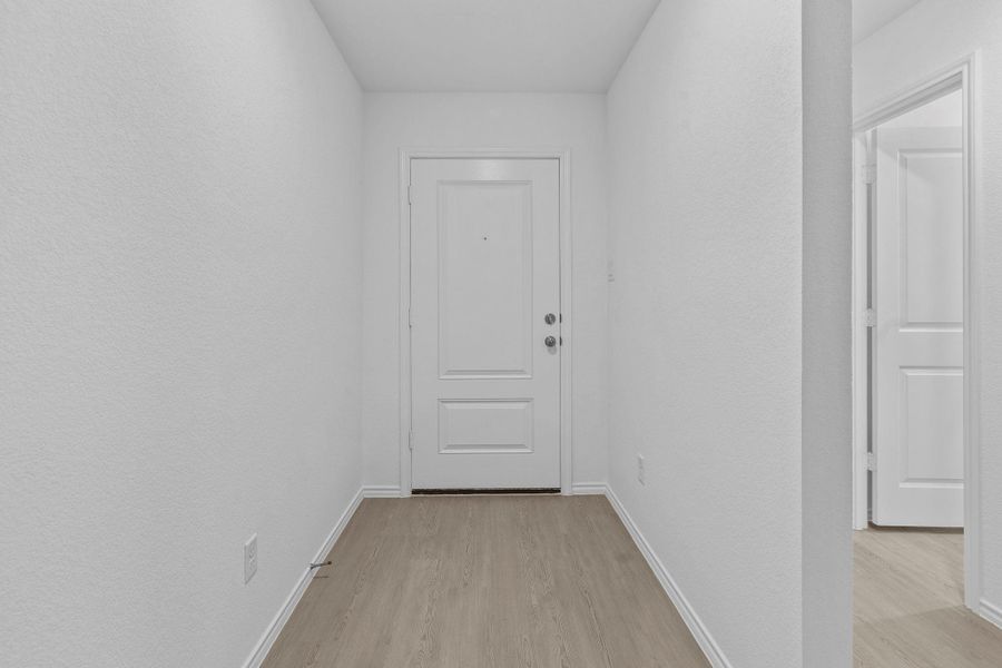 Spacious, unfurnished interior of a new home in Clayton Ranch, Copperas Cove (Image 18).