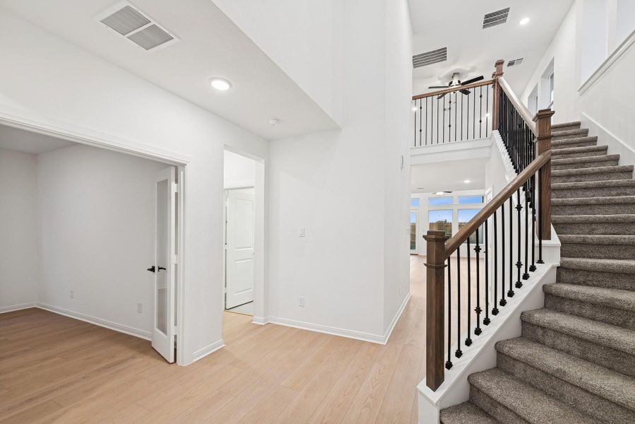 REPRESENTATIVE PHOTO - Photo does not represent actual home options and selection. Ask Sales consultant for specific selections.