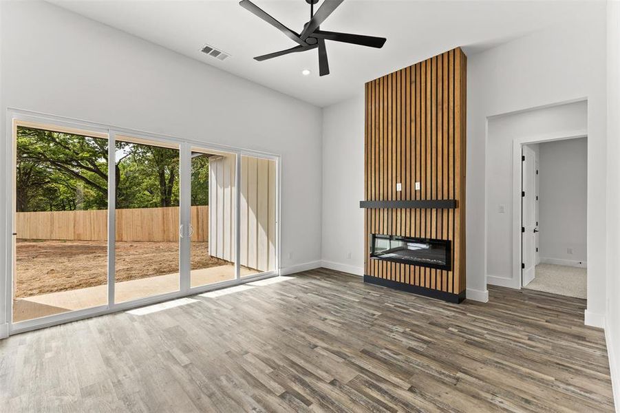 Spacious, unfurnished interior of a new home in , Dallas (Image 11).