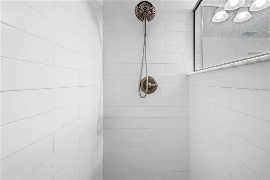 Close-up of interior finishes inside a home in , Ocklawaha (Image 21).