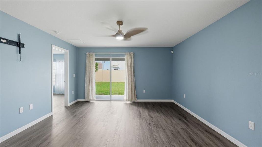 Spacious, unfurnished interior of a new home in Northwater at Two Rivers, Zephyrhills (Image 37).