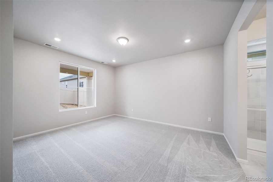 Spacious, unfurnished interior of a new home in The Reserve, Aurora (Image 8). Spacious, unfurnished interior of a new home in The Reserve, Aurora (Image 8).