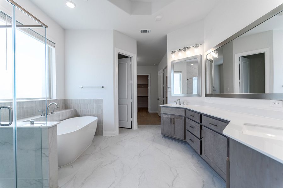 Furnished interior view inside a new home in Heath Golf & Yacht Club, Heath (Image 9).