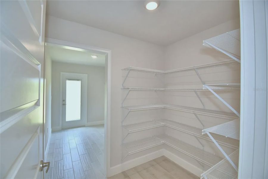 Spacious, unfurnished interior of a new home in Lake Juliana Estates, Auburndale (Image 29).