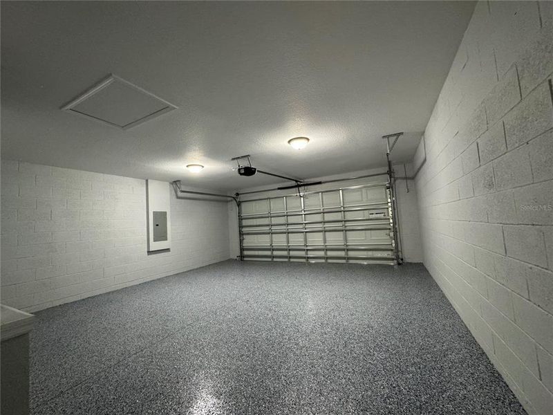 Spacious, unfurnished interior of a new home in , Ocala (Image 5).