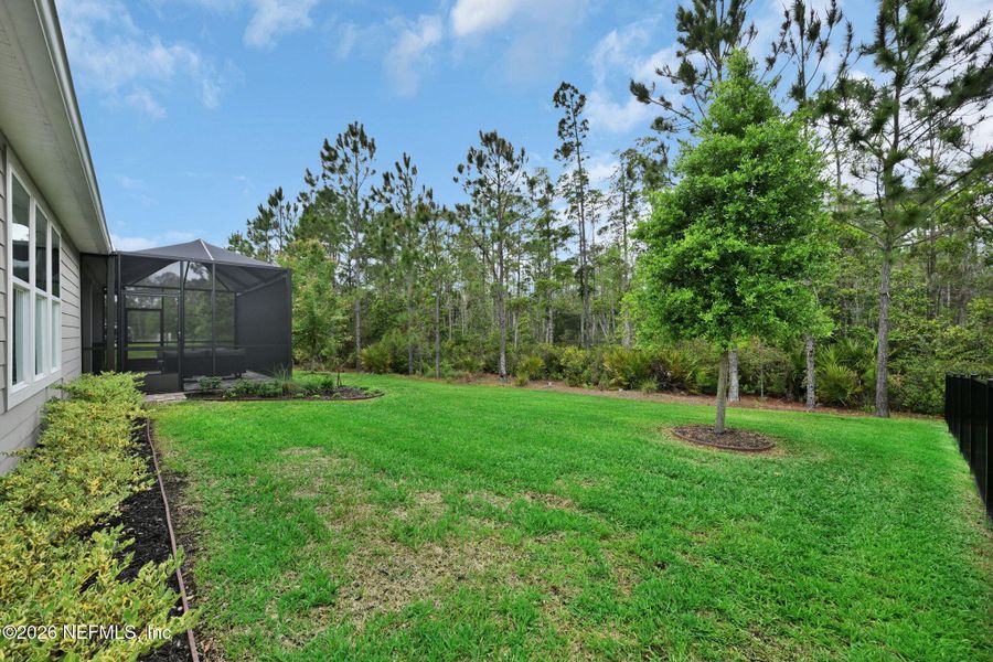 Exterior details and patio area of a home in , Jacksonville (Image 3).