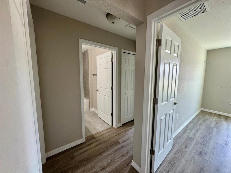 Spacious, unfurnished interior of a new home in , Dunnellon (Image 24).