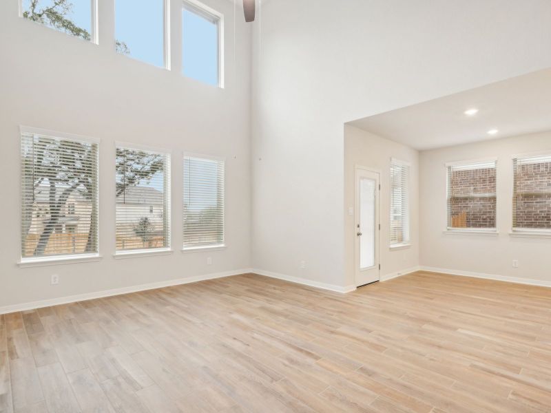 Spacious, unfurnished interior of a new home in Sagebrooke - Classic Series, San Antonio (Image 17).