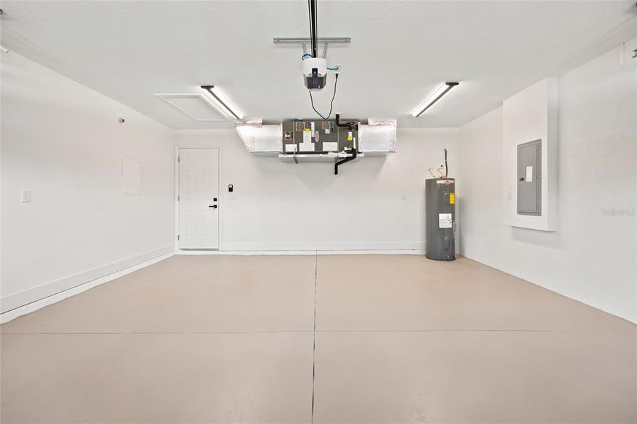 Spacious, unfurnished interior of a new home in , Summerfield (Image 32).