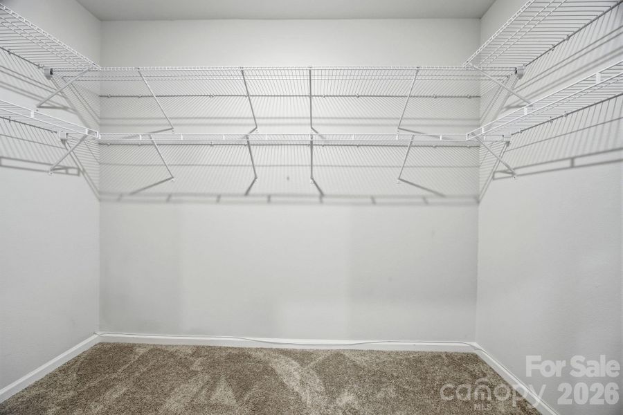 Spacious, unfurnished interior of a new home in Stagecoach Station, Gastonia (Image 27).