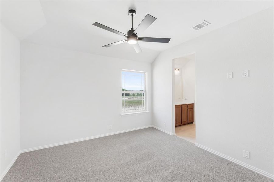 Spacious, unfurnished interior of a new home in The Oaks, Red Oak (Image 38). Spacious, unfurnished interior of a new home in The Oaks, Red Oak (Image 38).