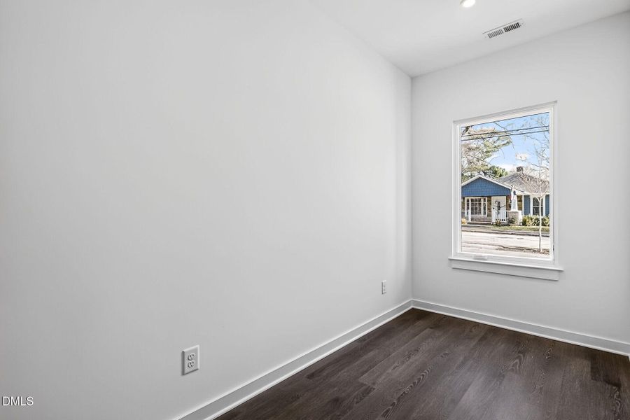 004-1920x1080-study 004-1920x1080-study