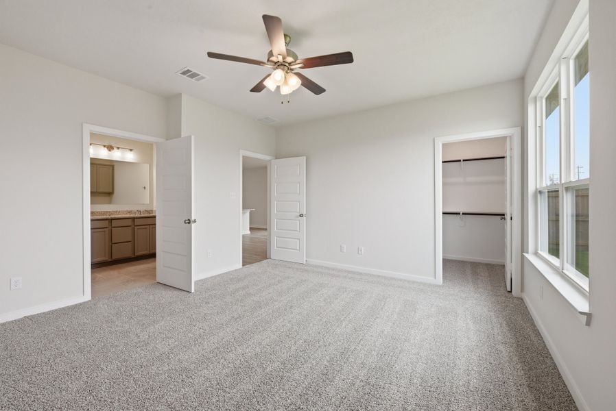 Spacious, unfurnished interior of a new home in Heartland at Creek Meadows, College Station (Image 7). Spacious, unfurnished interior of a new home in Heartland at Creek Meadows, College Station (Image 7).