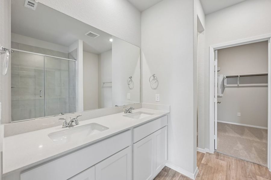 Furnished interior view inside a new home in Edgebrooke, Pflugerville (Image 10).