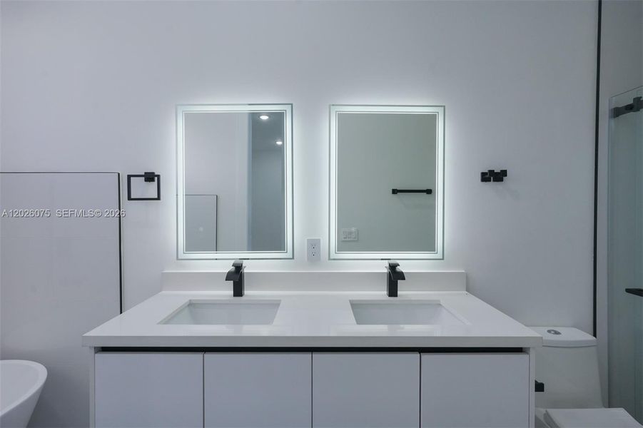 Furnished interior view inside a new home in , Cape Coral (Image 5).